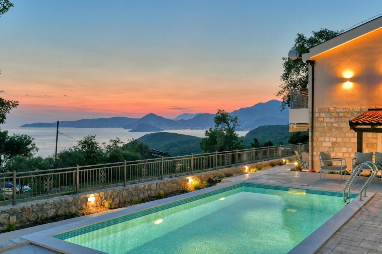 Seaview Lavanda With Pool Villa