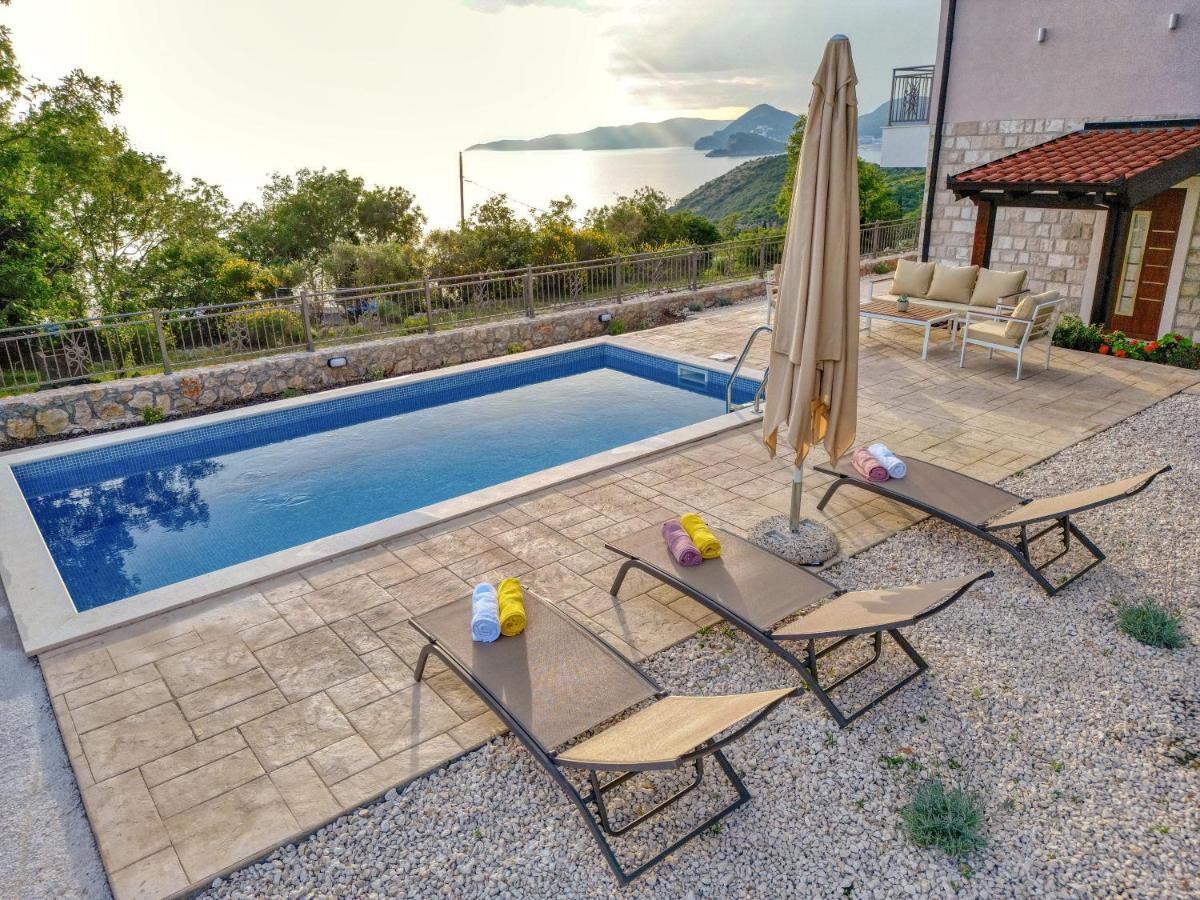 Seaview Lavanda With Pool Villa